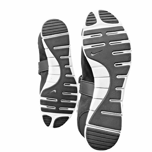 Nike NWT Mary Jane Size 6 Black Sneakers Shoes - Picture 6 of 9